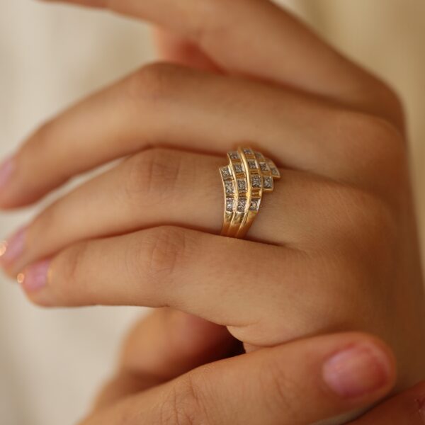 Ring i 18 karat guld med diamanter (str 57)