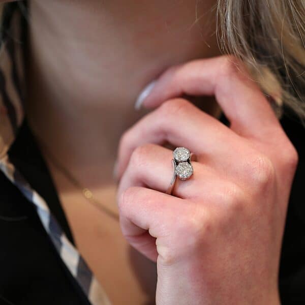Hvidguldsring i 18 karat guld (2.50ct)