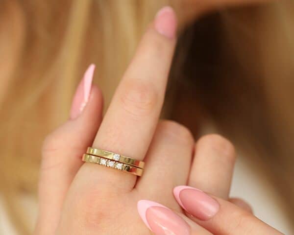 Allianceringe i 14 karat guld med diamanter
