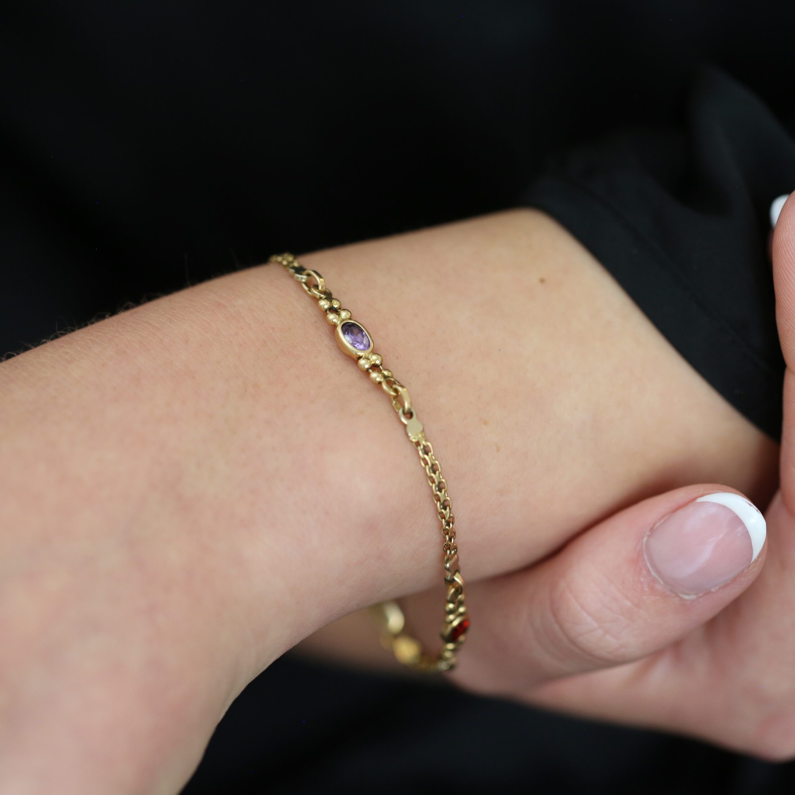 Guld armbånd (Diverse ædelsten)