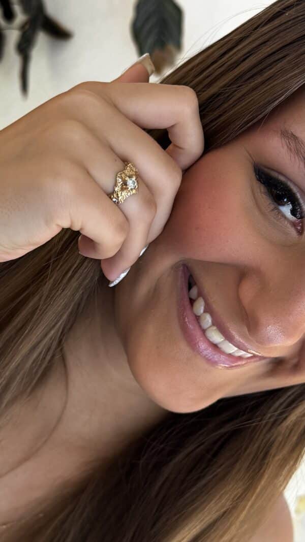 14 karat guldring med diamanter (vulkanen)