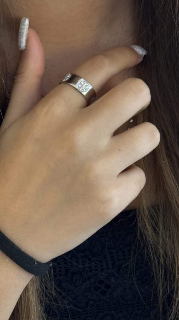 Hvidgulds ring med diamanter (platin)
