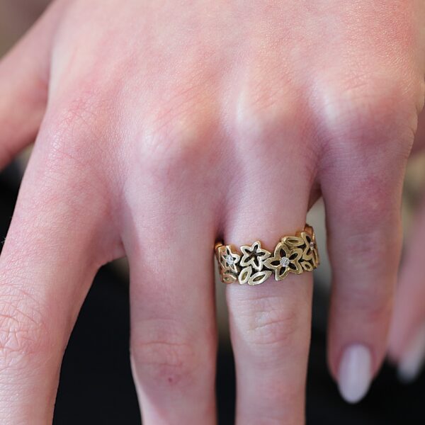 Anemone ring i 18 karat guld (str 52)