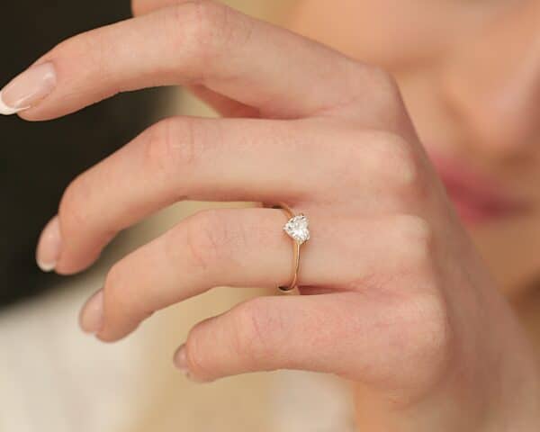 Ring i 14 karat guld (Hjerteformet diamant 0.75ct)