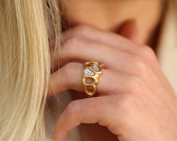 Ole Lynggaard ring i 18 karat guld (med diamanter)
