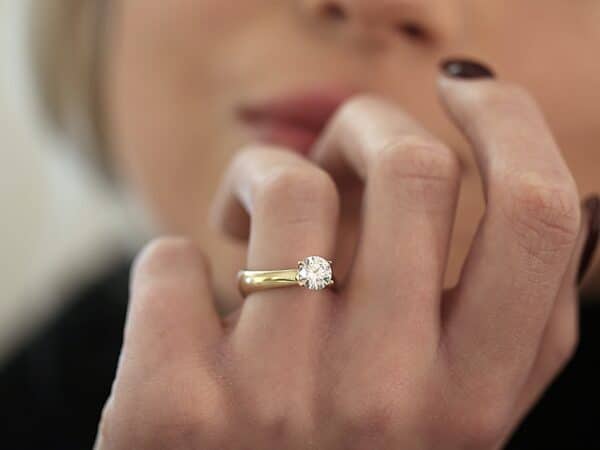 Solitairering i 14 karat guld (1.03ct)