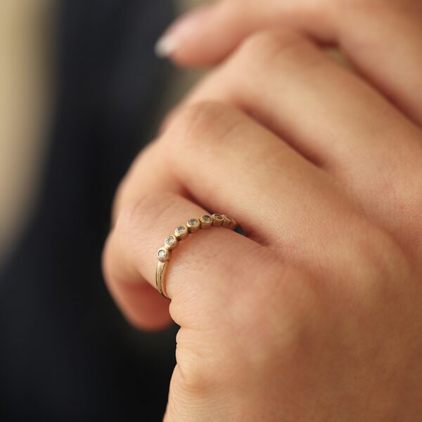 Ring i 8 karat guld (str 48)