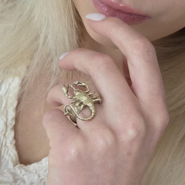 Ring i 14 karat guld (The Lucky Scorpion)